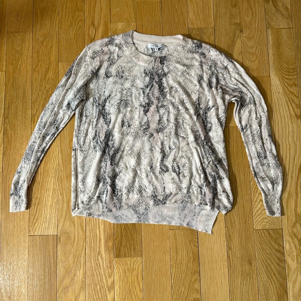 Light pink snake skin print top